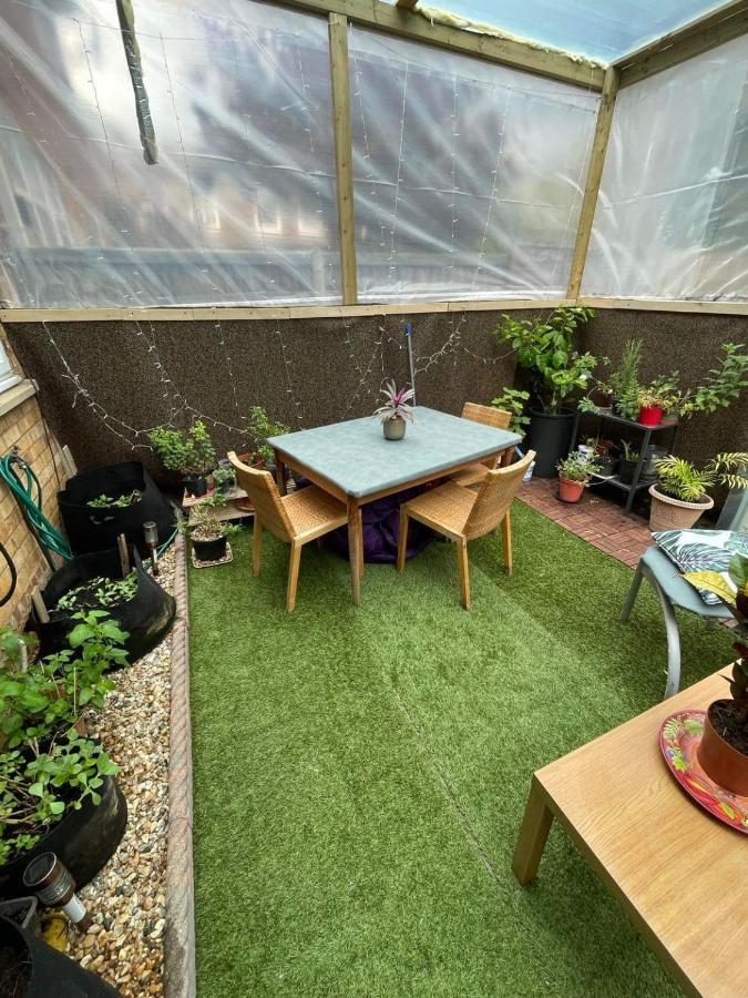 Cozy Homestay Croydon Exterior foto